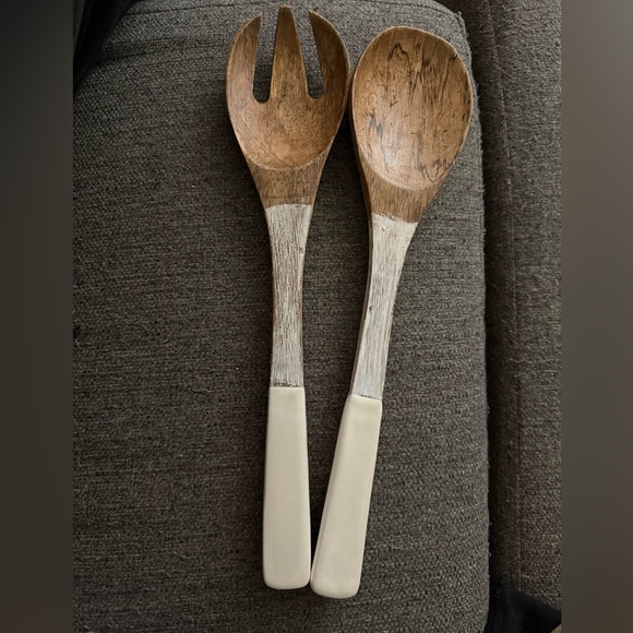 New Elegant Wooden Salad Server Set with Cream  coated Handles - Picture 1 of 4